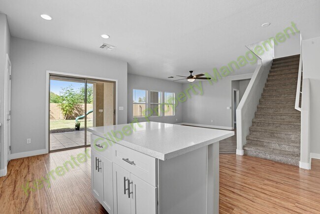 Building Photo - 5 bed / 2.5 bath Home in the San Tan Heigh...