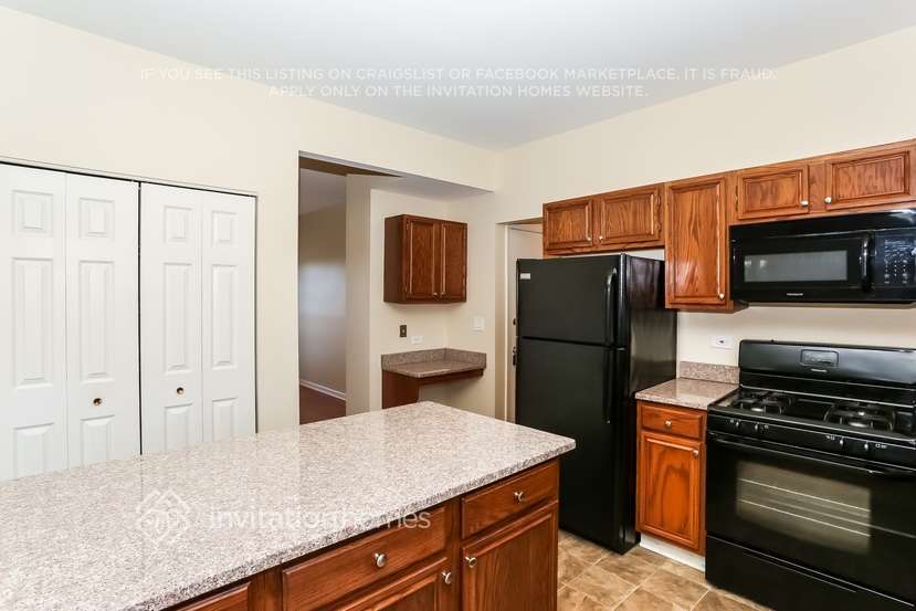 Building Photo - 290 S Annandale Dr