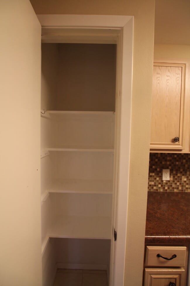 Building Photo - COMING SOON-Spacious 3 Bedroom in Whitehouse!