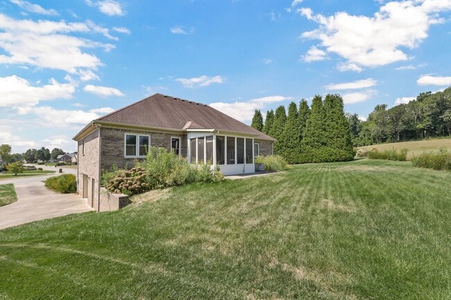Building Photo - 4276 N Woodstock Dr