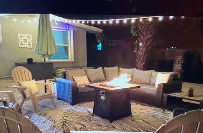 Building Photo - 336 SW 5th Ave