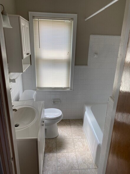 Building Photo - 11448 Columbia