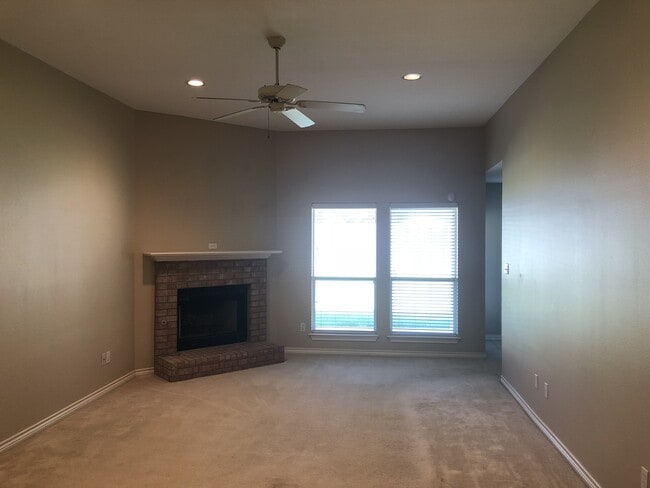 Building Photo - Lease Takeover Opportunity Available! 3 Bedroom Home in Flint!