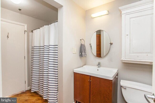 Building Photo - 1210 Buttonwood St