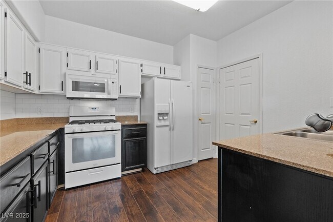 Building Photo - 10550 W Alexander Rd