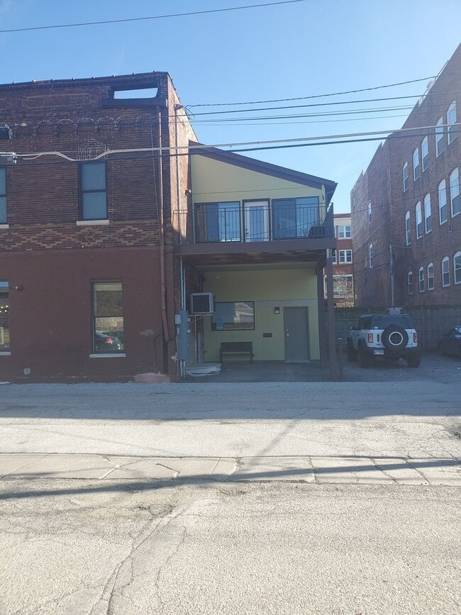 Building Photo - 415 14th St