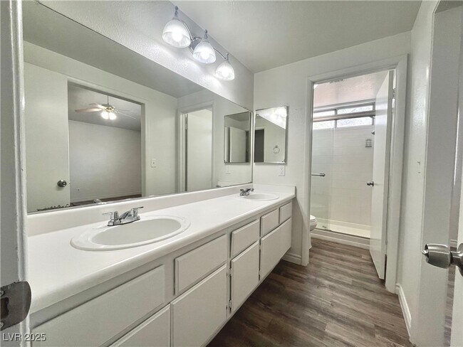 Building Photo - 1537 N Canyon Rose Way