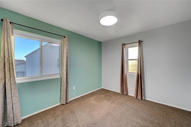 Building Photo - 5470 Logville St