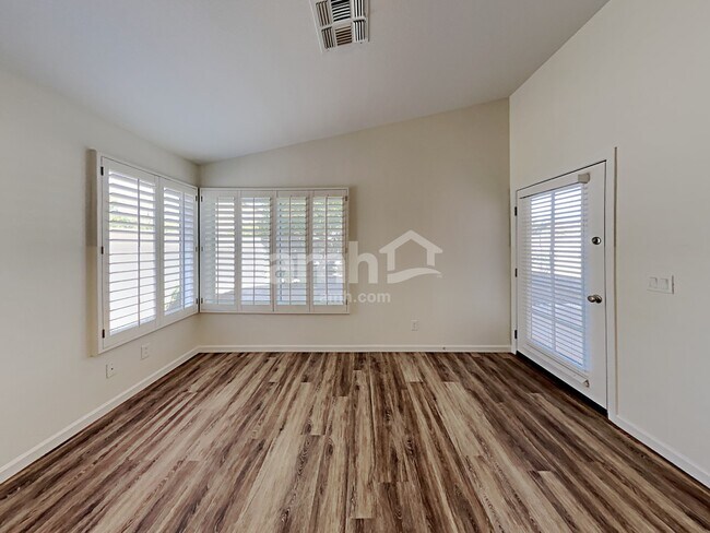 Building Photo - 3840 E Heather Ct