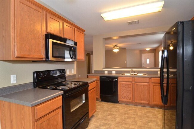 Building Photo - 806 Municipal Dr