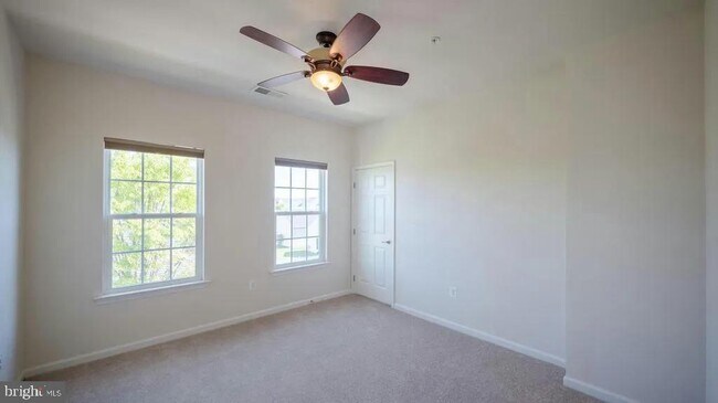 Building Photo - 11830 Steeplebush Dr