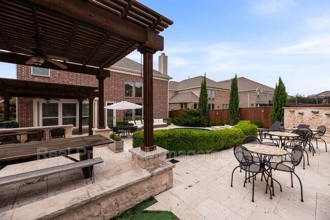 Building Photo - 3625 Funston Dr