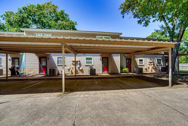Building Photo - 2630 Kantz Dr