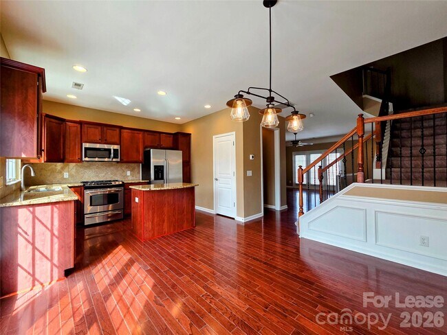 Building Photo - 1114 Drayton Ct