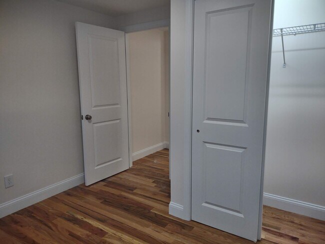 Building Photo - 394 Union Ave