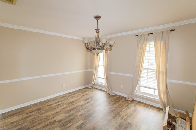 Building Photo - 1802 N Leah Ln