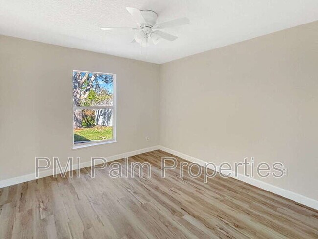 Building Photo - 117 SW Glenwood Dr