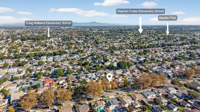 Building Photo - Beautifully Remodeled 3-Bedroom Home in Prime Lakewood Neighborhood