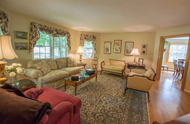 Building Photo - Spacious 4-Bedroom Home for Rent in Williston, VT