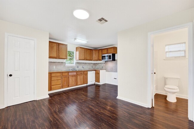 Building Photo - 6603 Conley St