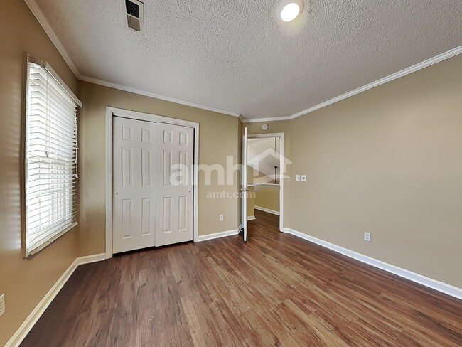 Building Photo - 505 Westminster Dr