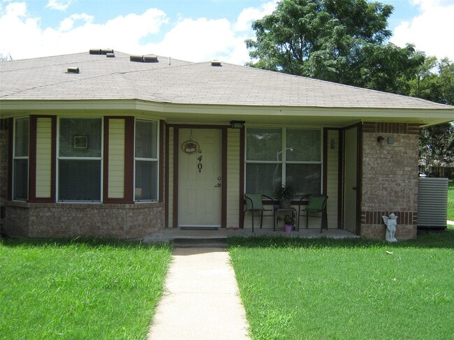 Building Photo - 716 Gardner Dr