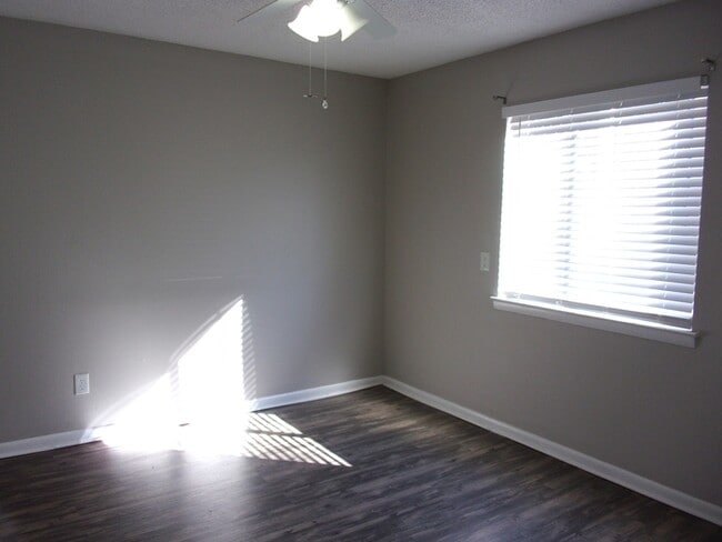 Building Photo - 1711 Eagles Pl