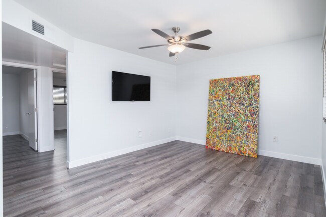 Building Photo - 3131 E Fairmount Ave