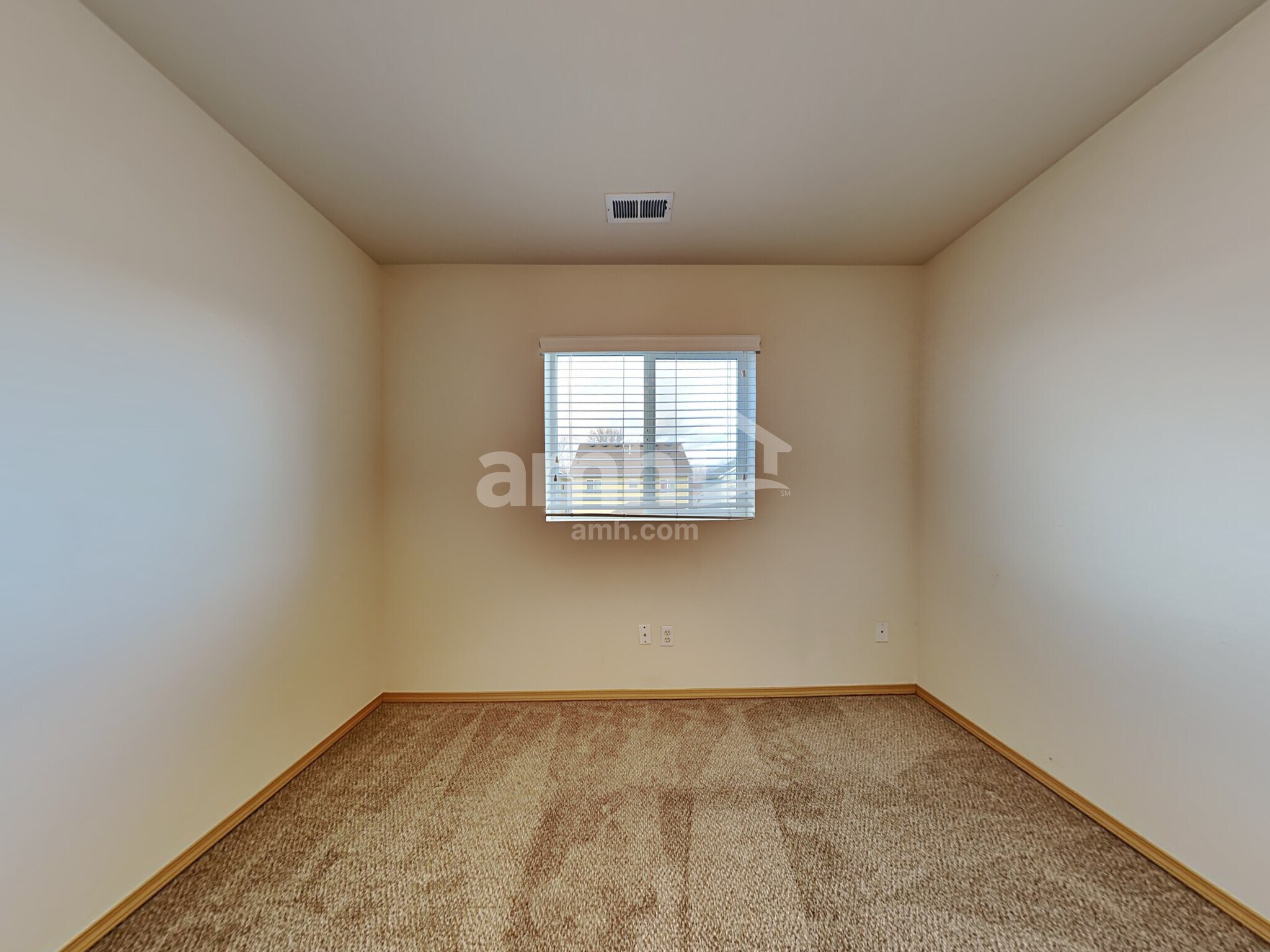 Building Photo - 6215 Park St E