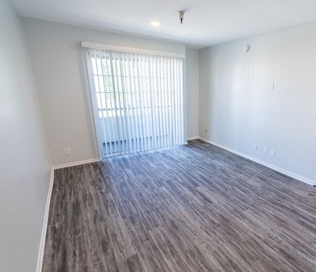 Interior Photo - 17211 Chatsworth Street