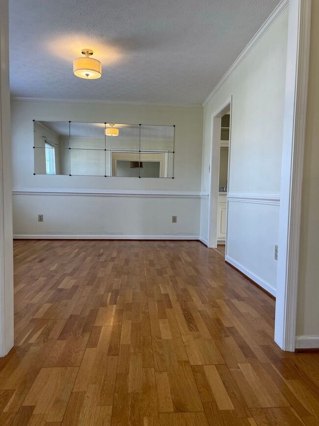 Building Photo - 110 Bugle Ct