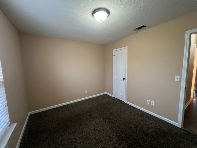 Building Photo - $250 Off First Month's Rent! Nice 3 Bedroom 2 Bath Home in Lavergne - Available Now!
