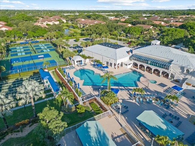 Building Photo - 5415 Verona Dr