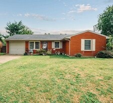 Building Photo - 1832 Epworth Ln