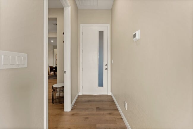 Building Photo - Stunning 5-Bedroom, 4.5-Bath Home in the S...