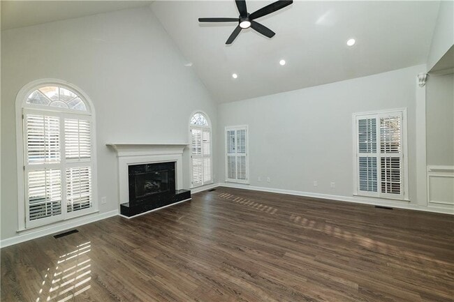 Building Photo - 525 Rams Way