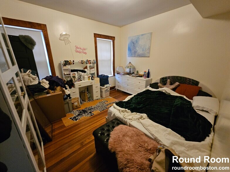 Building Photo - 346 Faneuil St