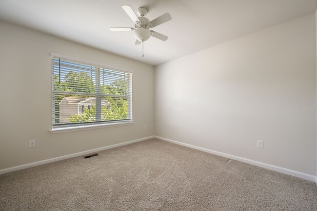 Building Photo - 387 Mardella Dr