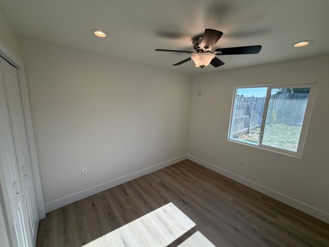 Building Photo - 4692 Cherry Ave