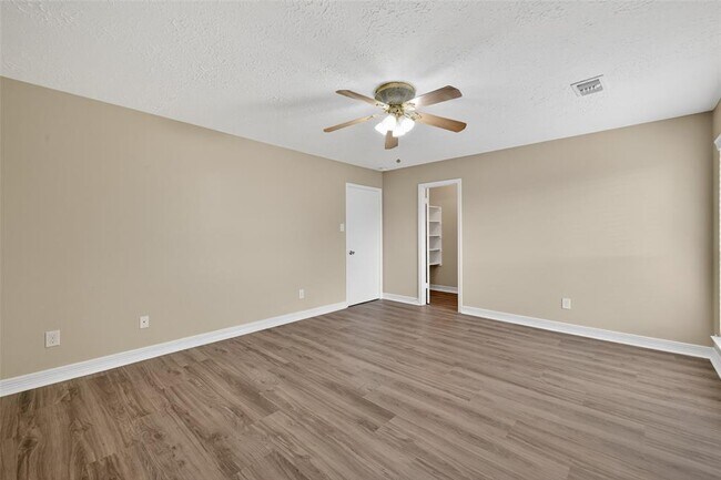 Building Photo - 6906 Pembrough Ln