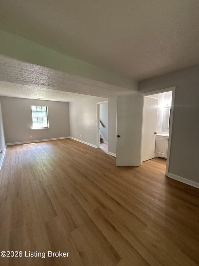 Building Photo - 418 Lyndon Ln