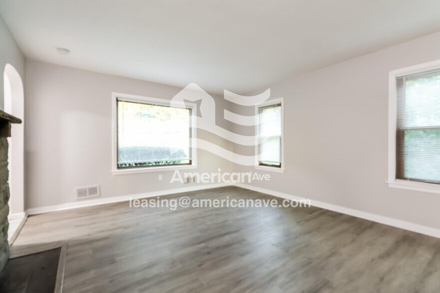 Building Photo - 1753 N Main St