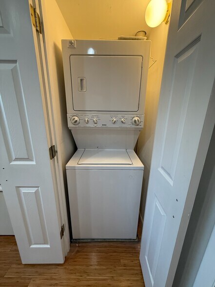 Building Photo - 10315 Forest Brook Ln