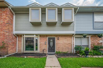 Building Photo - 14688 Perthshire Rd