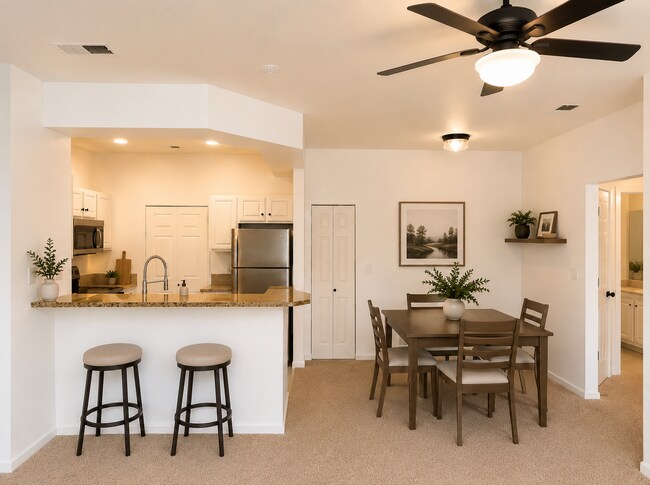 Building Photo - Top-Floor 2 Bed/2 Bath Condo in SE Fort Collins - Pool, Hot Tub & Fitness Center - $1,895/mo - Mo...