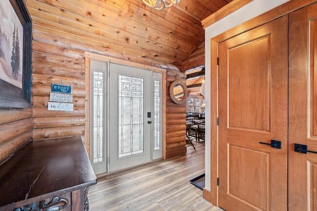 Building Photo - N1508 Wildwood Rd