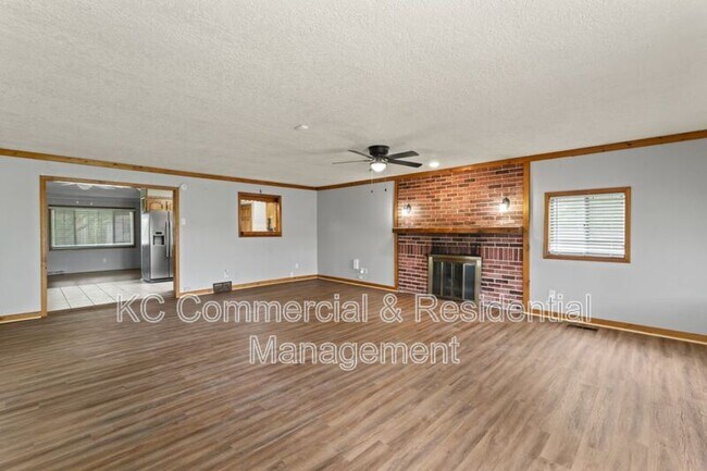 Building Photo - 7809 NE San Rafael Dr