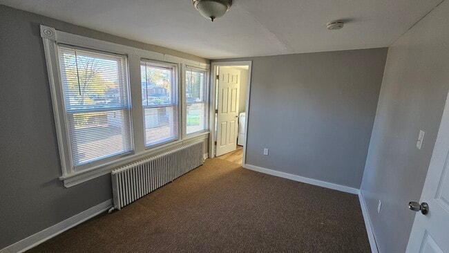 Building Photo - 5040 Washington Ave