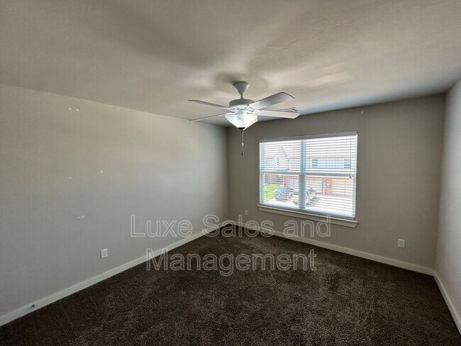 Building Photo - 2180 Buena Vida Ln