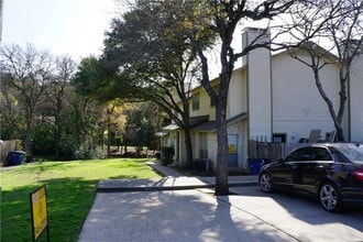 Building Photo - 9100 Mountain Ridge Dr